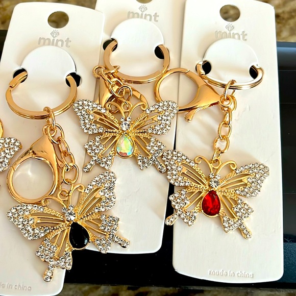 NIP- Adorable 3” Butterfly with Jeweled center Keychain - Picture 2 of 7